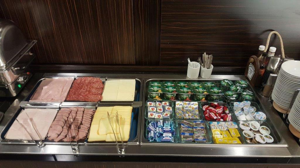 欧元酒店 帕尔杜比采 外观 照片